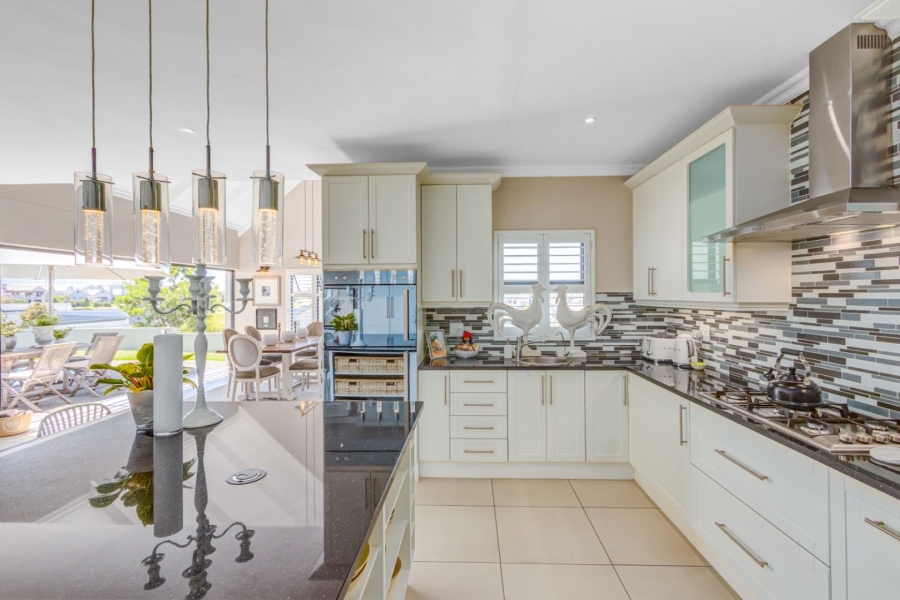 5 Bedroom Property for Sale in Kingswood Golf Estate Western Cape